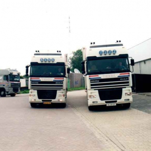 2 Daf wit 1 Grijs
